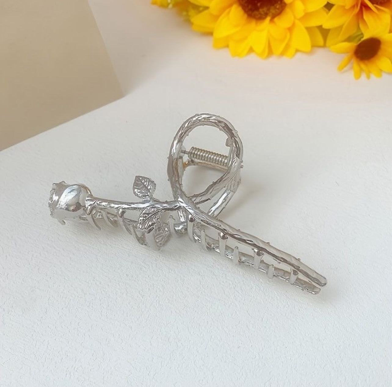 Rose metal claw clip