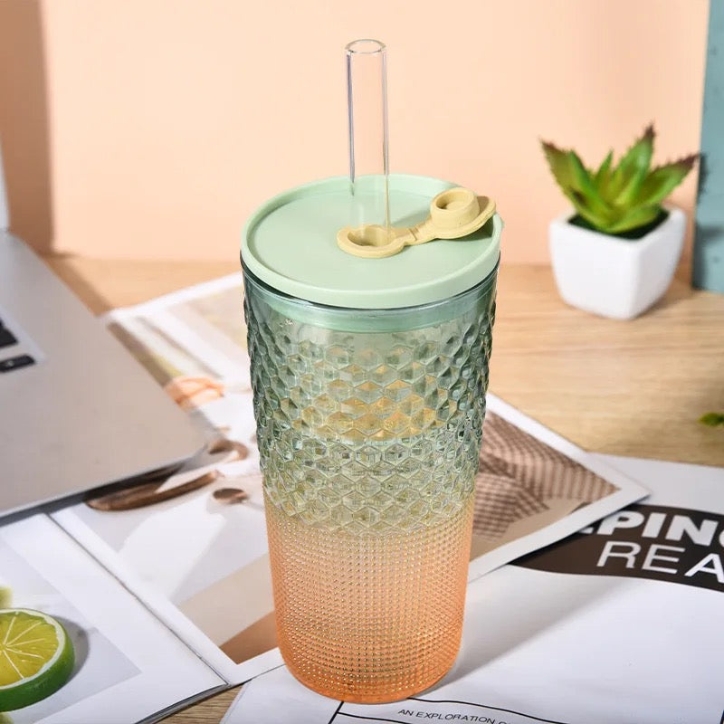Glass tumbler with straw