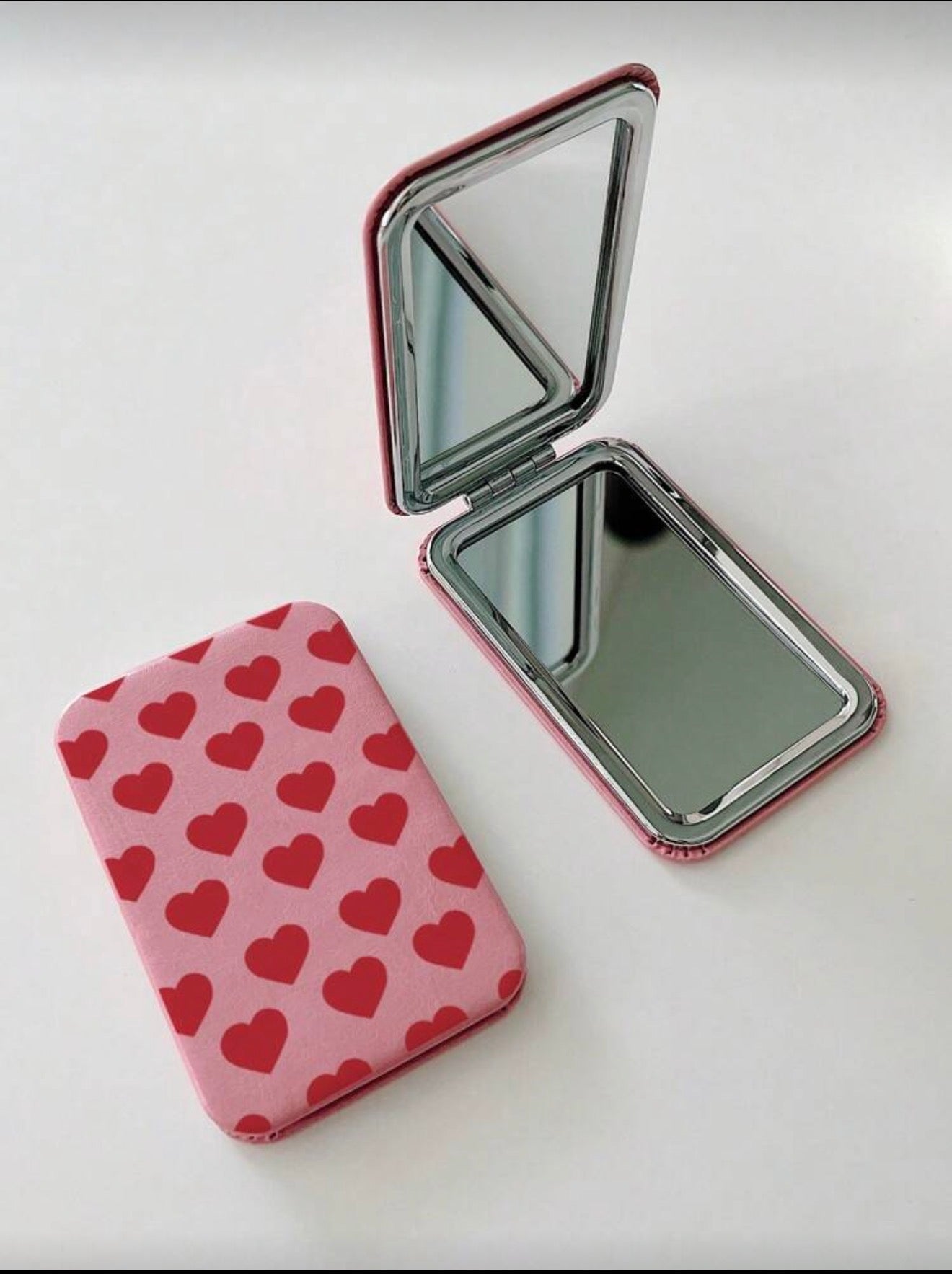 Hearts mini mirror ❤️