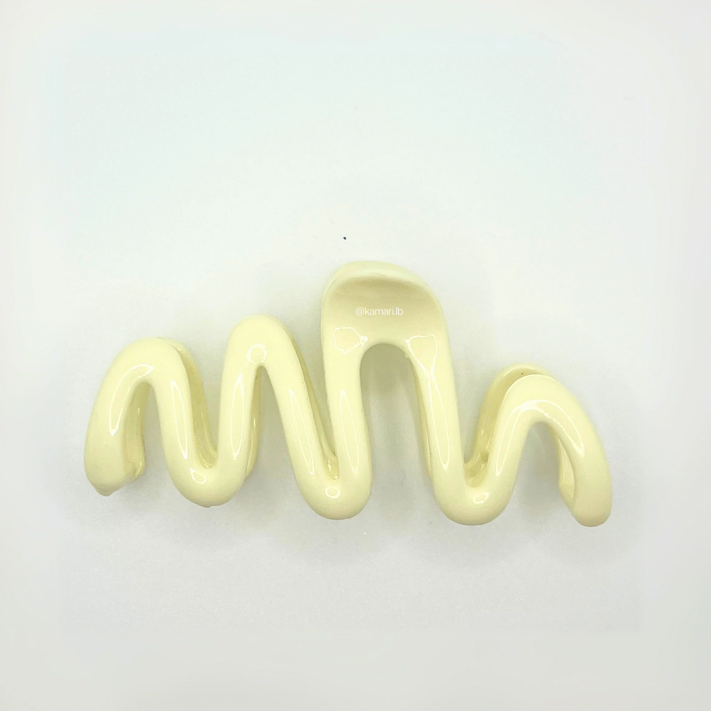 Wavy claw clips