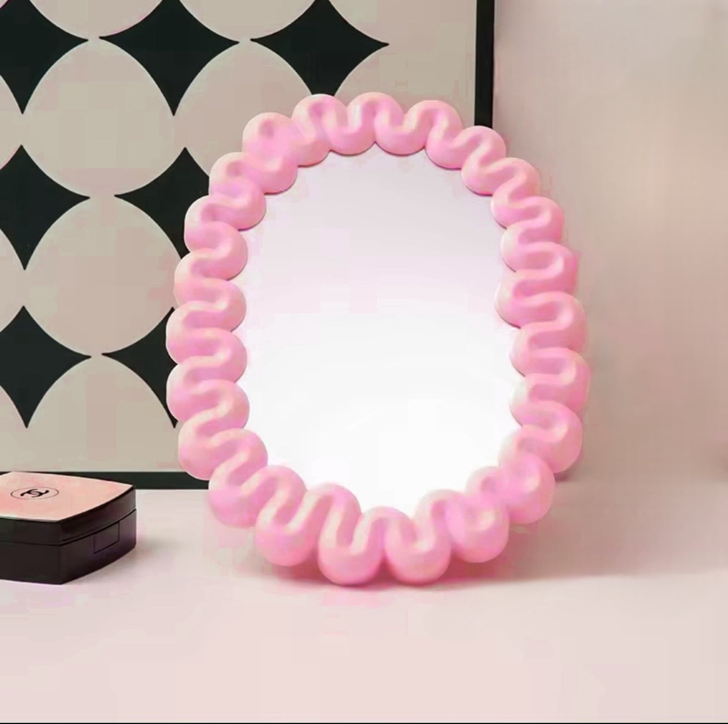 Wavy baby mirror