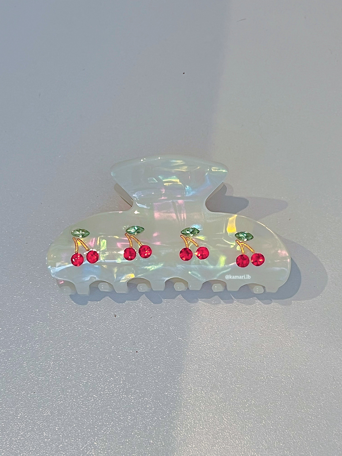 Cherry claw clip 🍒