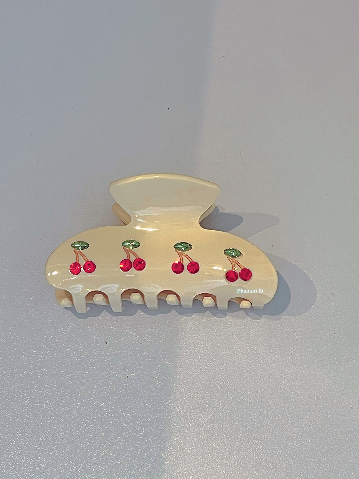 Cherry claw clip 🍒
