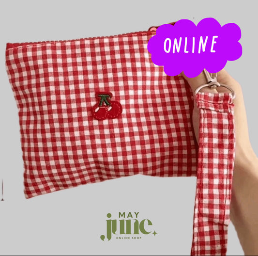 Chérie Pouch 🍒